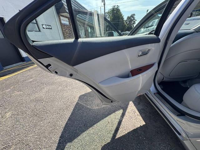 Photo of 2007 Silver Lexus ES 350