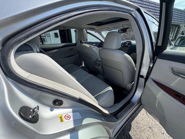 Photo of 2007 Silver Lexus ES 350
