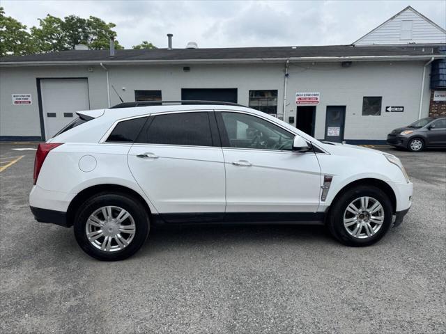 Photo of 2011 White Cadillac SRX