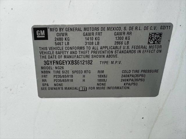 Photo of 2011 White Cadillac SRX