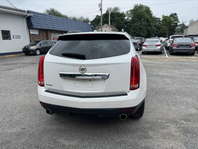 Photo of 2011 White Cadillac SRX