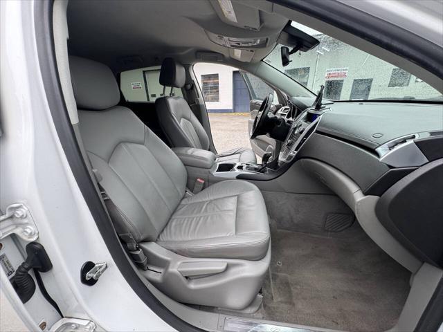 Photo of 2011 White Cadillac SRX