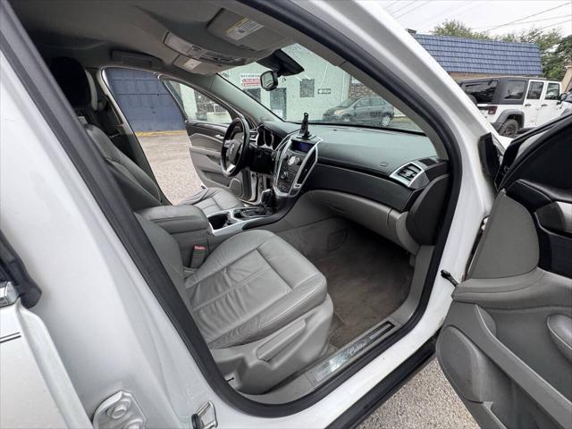 Photo of 2011 White Cadillac SRX