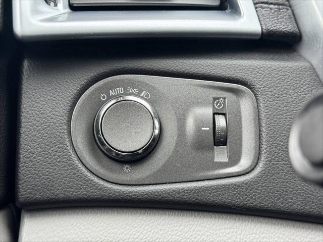 Photo of 2011 White Cadillac SRX