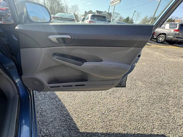 Photo of 2008 Blue Honda Civic
