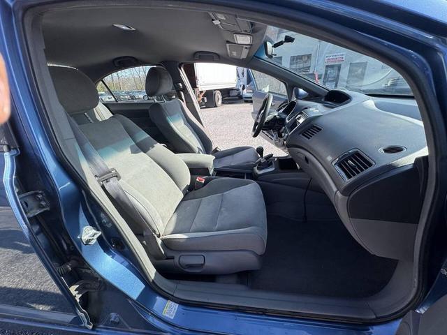 Photo of 2008 Blue Honda Civic