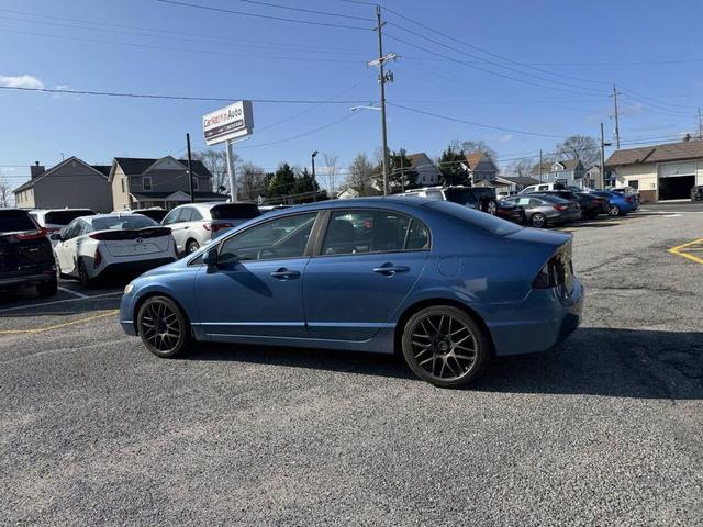 Photo of 2008 Blue Honda Civic