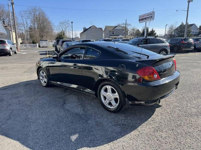 Photo of 2003 Black Hyundai Tiburon