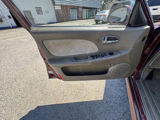 Photo of 2004 Burgundy Hyundai SONATA