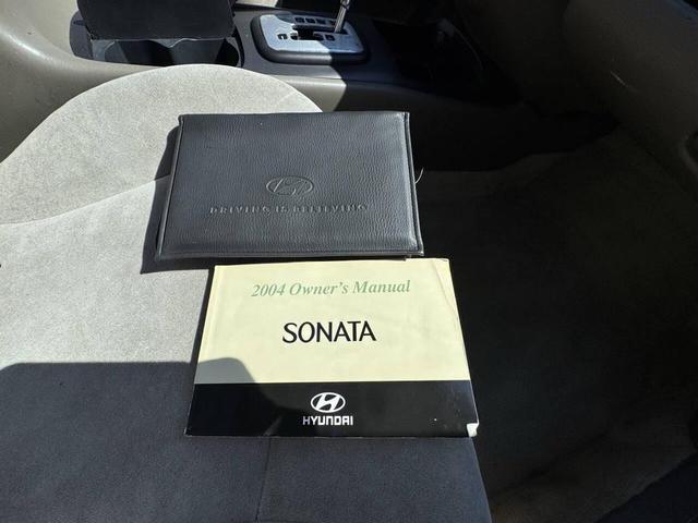 Photo of 2004 Burgundy Hyundai SONATA