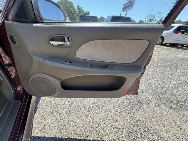 Photo of 2004 Burgundy Hyundai SONATA
