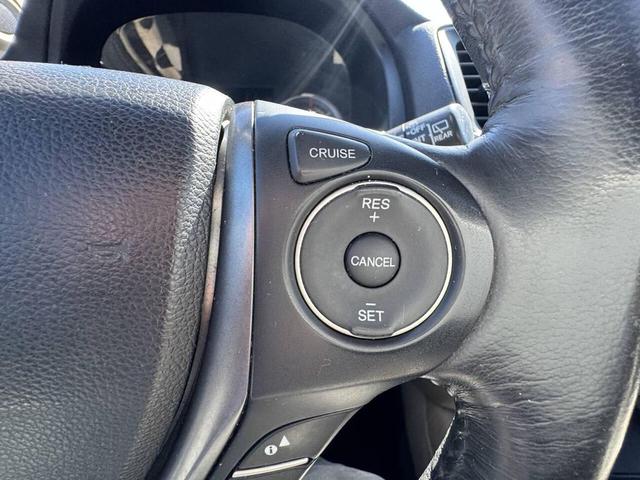 Photo of 2018 White Honda Pilot
