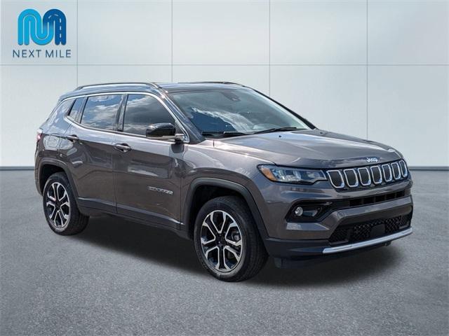 Photo of 2022 Granite Crystal Clearcoat Metallic Jeep Compass