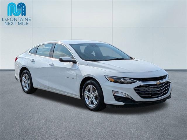 Photo of 2024 Summit White Chevrolet Malibu
