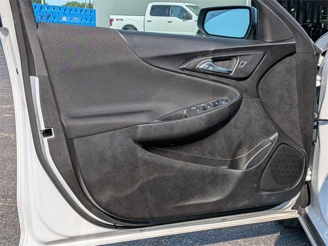 Photo of 2024 Summit White Chevrolet Malibu