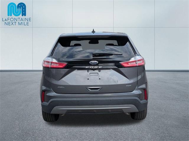 Photo of 2024 Gray Metallic Ford Edge