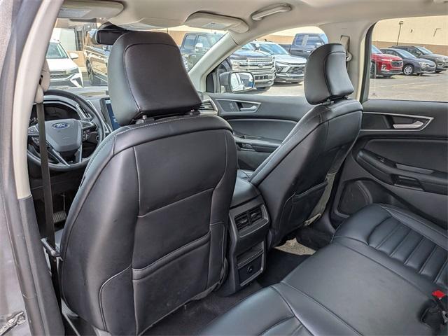 Photo of 2024 Gray Metallic Ford Edge
