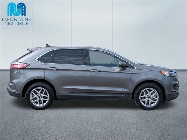 Photo of 2024 Gray Metallic Ford Edge