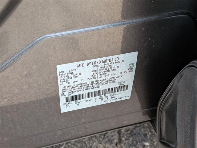 Photo of 2024 Gray Metallic Ford Edge