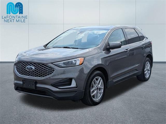 Photo of 2024 Gray Metallic Ford Edge
