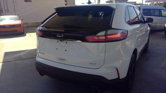 Photo of 2020 Oxford White Ford Edge