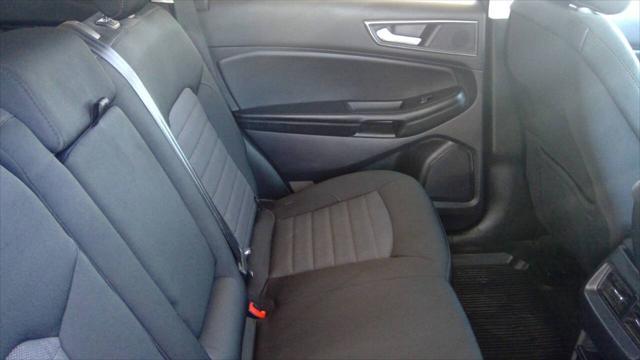 Photo of 2020 Oxford White Ford Edge