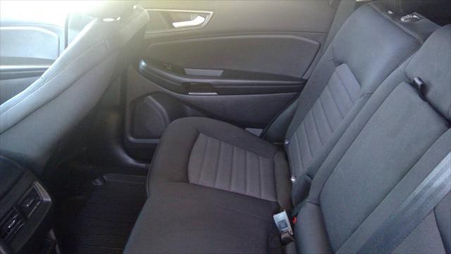 Photo of 2020 Oxford White Ford Edge