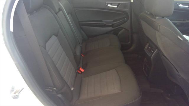 Photo of 2020 Oxford White Ford Edge