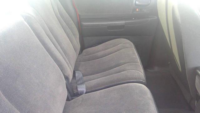 Photo of 2001 Red Dodge Dakota