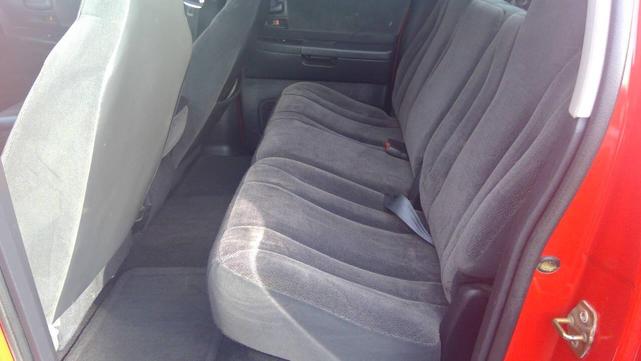 Photo of 2001 Red Dodge Dakota