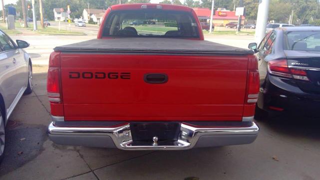 Photo of 2001 Red Dodge Dakota