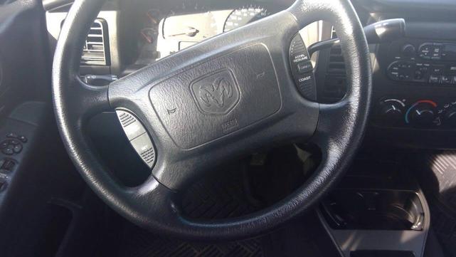 Photo of 2001 Red Dodge Dakota