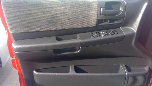Photo of 2001 Red Dodge Dakota