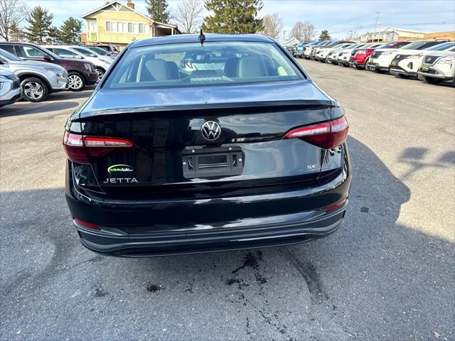 Photo of 2024 Black Metallic Volkswagen Jetta