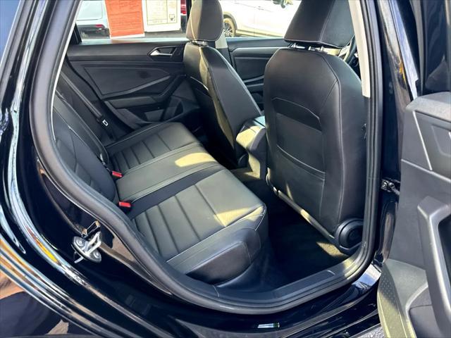 Photo of 2024 Black Metallic Volkswagen Jetta