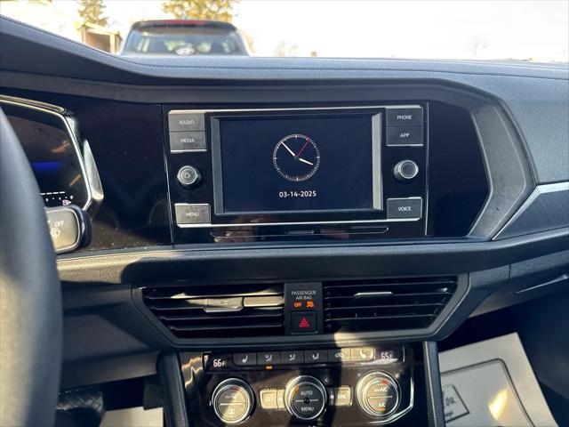Photo of 2024 Black Metallic Volkswagen Jetta