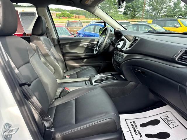 Photo of 2022 Platinum White Pearl Honda Pilot