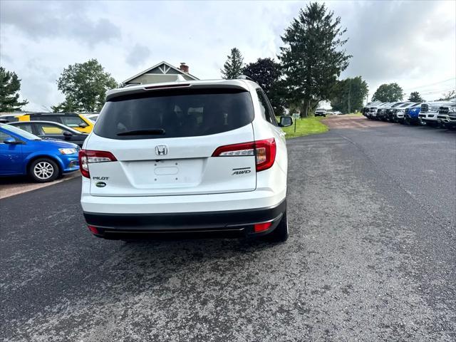 Photo of 2022 Platinum White Pearl Honda Pilot