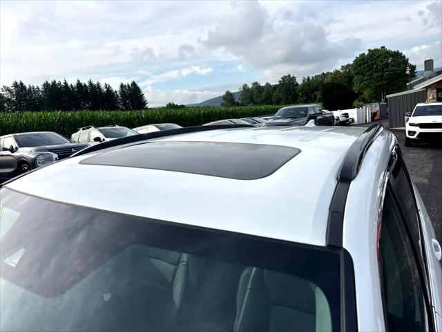 Photo of 2022 Platinum White Pearl Honda Pilot