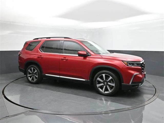 Photo of 2024 Radiant Red Metallic II Honda Pilot