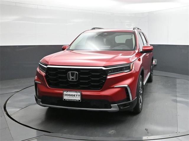 Photo of 2024 Radiant Red Metallic II Honda Pilot