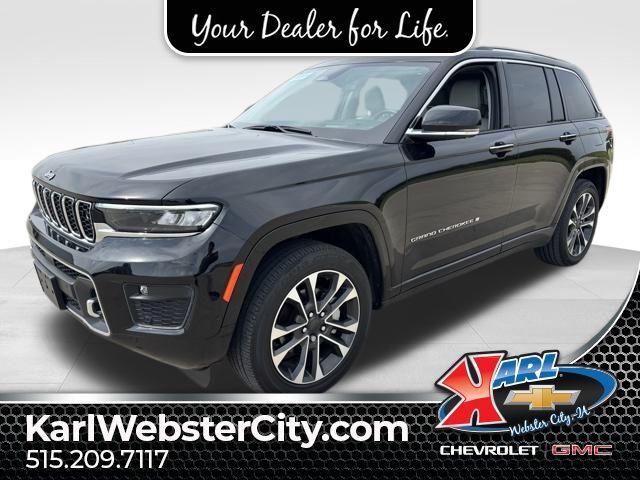 Photo of 2022 Diamond Black Crystal Pearlcoat Jeep Grand Cherokee