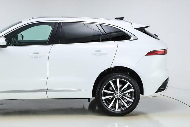 Photo of 2026 Fuji White Jaguar F-PACE