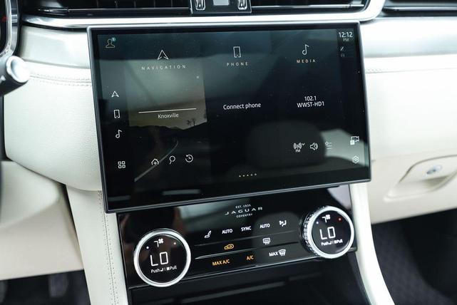 Photo of 2026 Fuji White Jaguar F-PACE