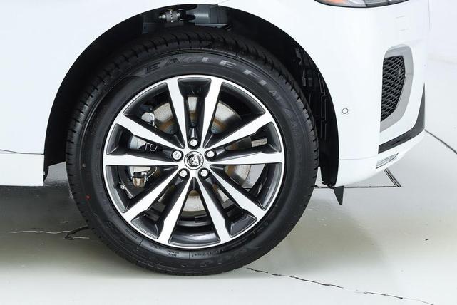Photo of 2026 Fuji White Jaguar F-PACE