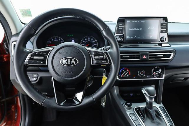 Photo of 2021 Mars Orange Kia Seltos
