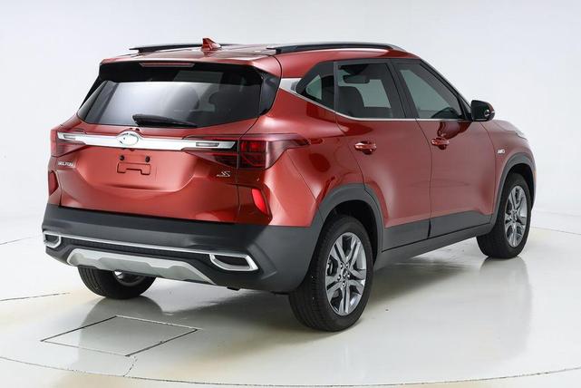 Photo of 2021 Mars Orange Kia Seltos