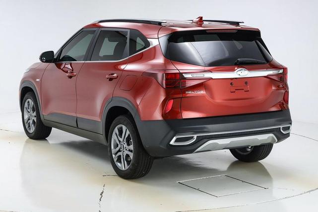Photo of 2021 Mars Orange Kia Seltos