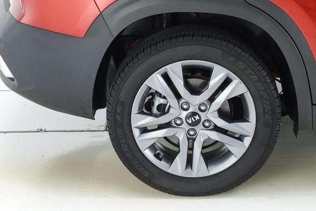 Photo of 2021 Mars Orange Kia Seltos