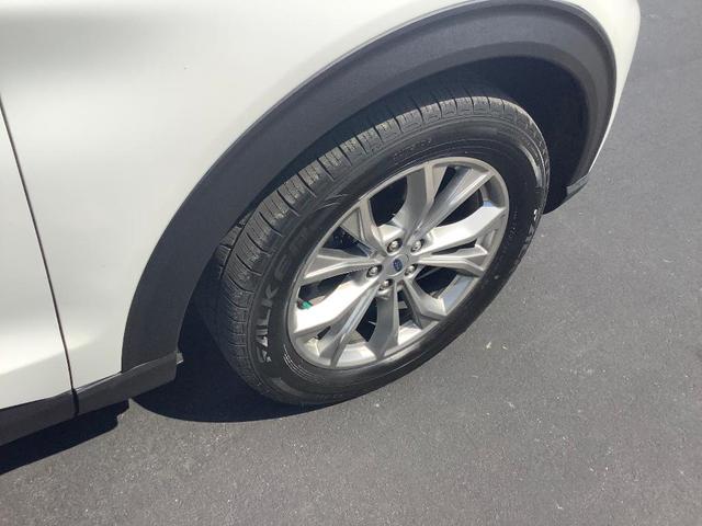 Photo of 2020 White Ford Explorer